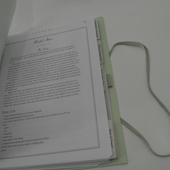 Bride's Essential Wedding Planner Deluxe Edition Amy Nebens - Picture 12 of 16